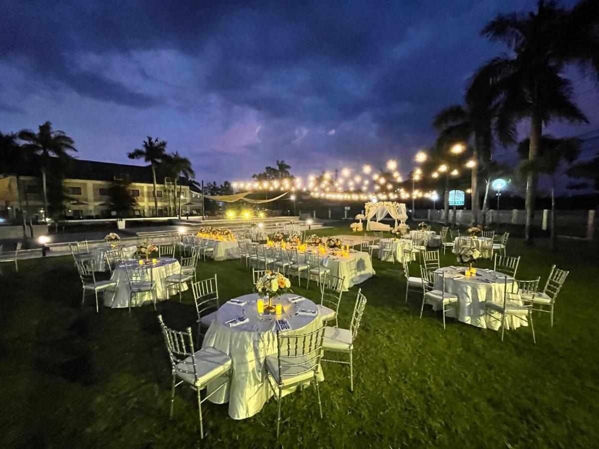 Luisita Central Park Hotel Tarlac City Exterior photo