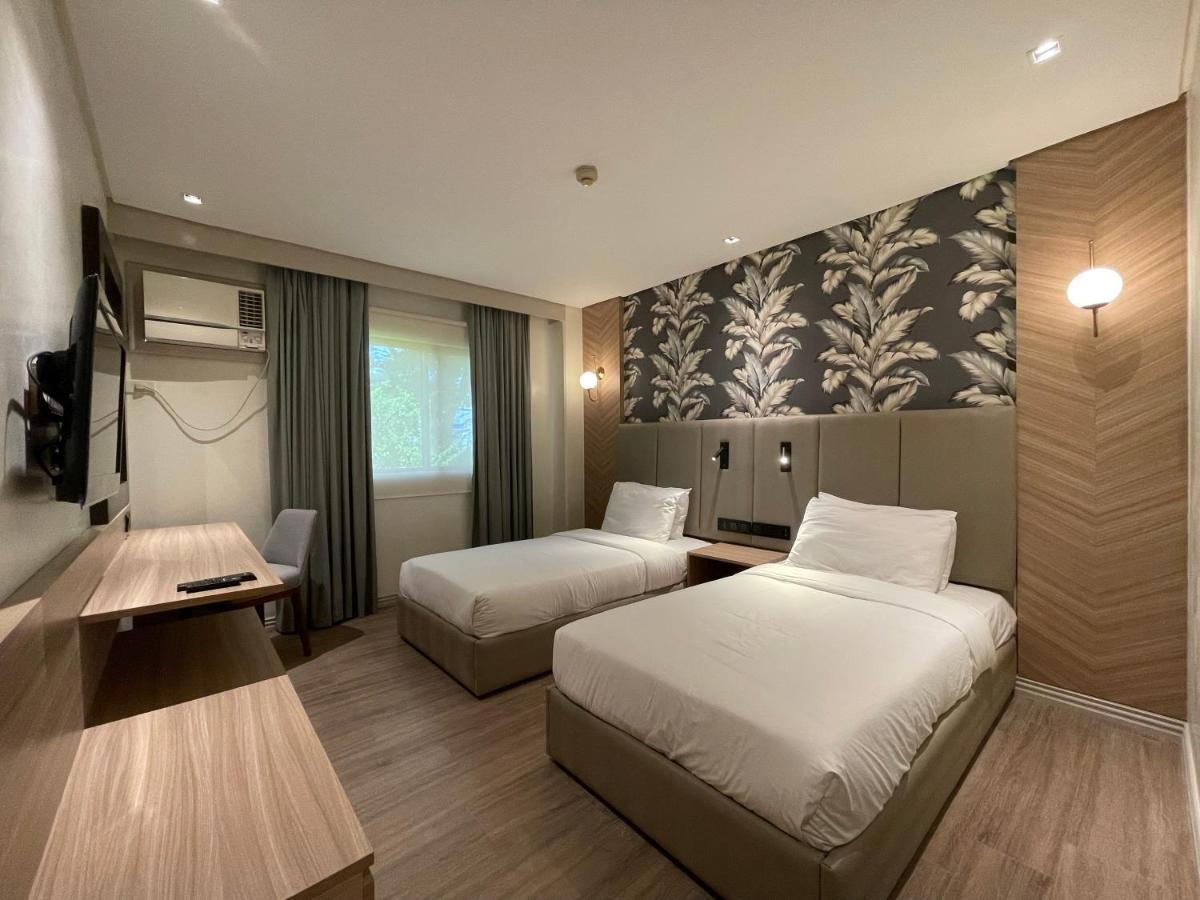 Luisita Central Park Hotel Tarlac City Exterior photo